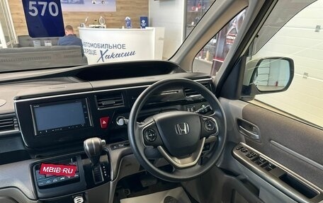 Honda Stepwgn IV, 2015 год, 1 929 000 рублей, 15 фотография
