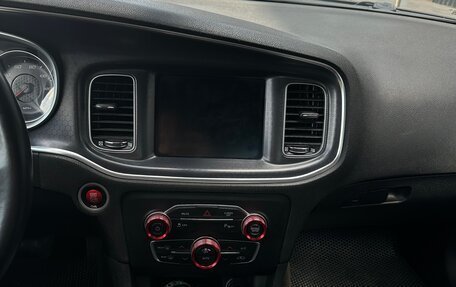 Dodge Charger, 2017 год, 2 600 000 рублей, 19 фотография