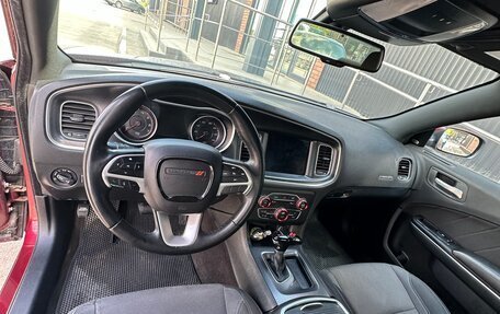 Dodge Charger, 2017 год, 2 600 000 рублей, 26 фотография