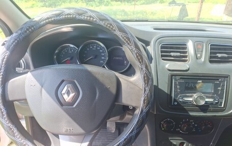 Renault Logan II, 2017 год, 500 000 рублей, 3 фотография