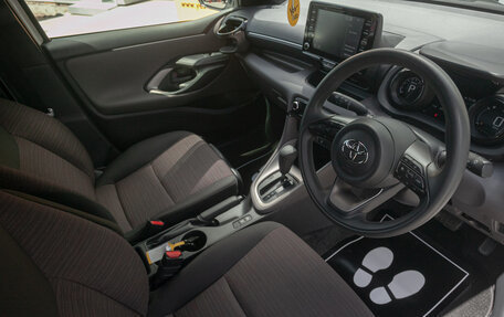 Toyota Yaris, 2021 год, 1 223 000 рублей, 9 фотография