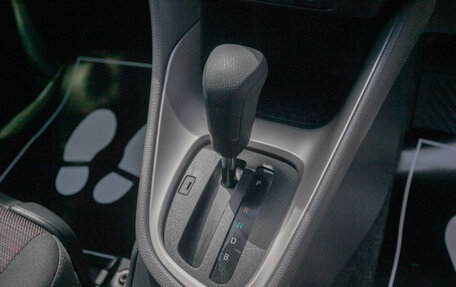 Toyota Yaris, 2021 год, 1 223 000 рублей, 13 фотография