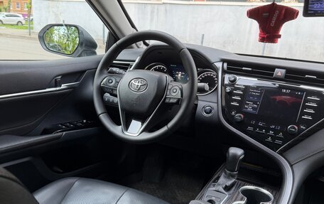 Toyota Camry, 2021 год, 2 950 000 рублей, 5 фотография
