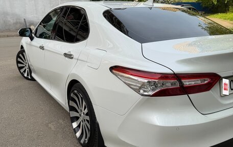 Toyota Camry, 2021 год, 2 950 000 рублей, 2 фотография