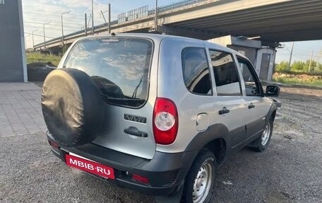 Chevrolet Niva I рестайлинг, 2017 год, 575 000 рублей, 2 фотография