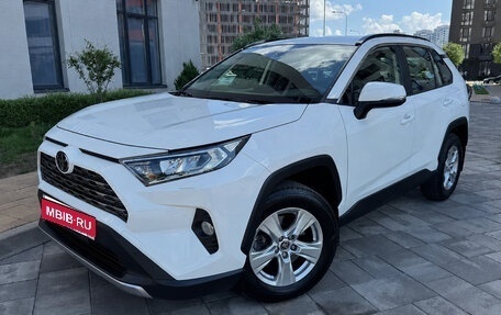 Toyota RAV4, 2020 год, 3 200 000 рублей, 1 фотография