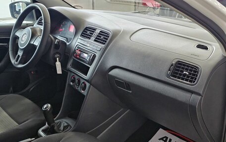 Volkswagen Polo VI (EU Market), 2011 год, 729 000 рублей, 16 фотография