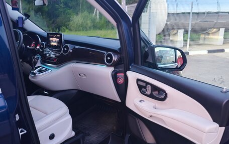 Mercedes-Benz V-Класс, 2015 год, 3 800 000 рублей, 3 фотография