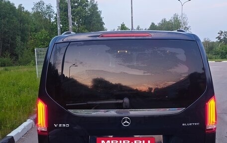 Mercedes-Benz V-Класс, 2015 год, 3 800 000 рублей, 2 фотография