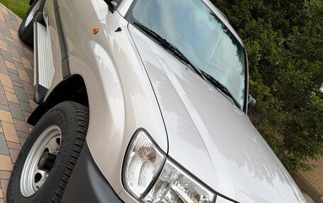 Toyota Land Cruiser 100 рестайлинг 2, 2004 год, 21 000 000 рублей, 2 фотография