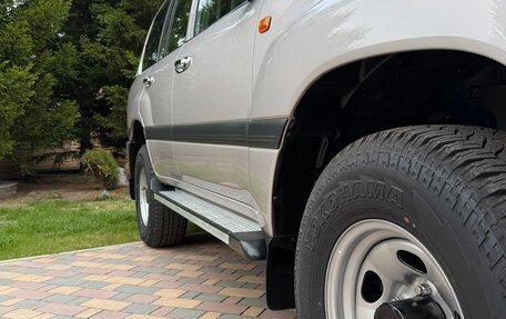 Toyota Land Cruiser 100 рестайлинг 2, 2004 год, 21 000 000 рублей, 6 фотография