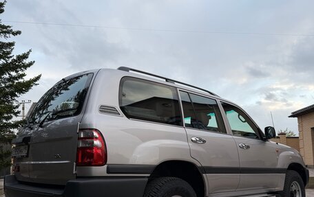 Toyota Land Cruiser 100 рестайлинг 2, 2004 год, 21 000 000 рублей, 8 фотография