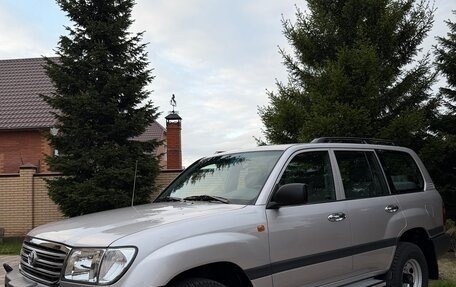 Toyota Land Cruiser 100 рестайлинг 2, 2004 год, 21 000 000 рублей, 4 фотография