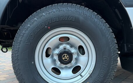 Toyota Land Cruiser 100 рестайлинг 2, 2004 год, 21 000 000 рублей, 34 фотография