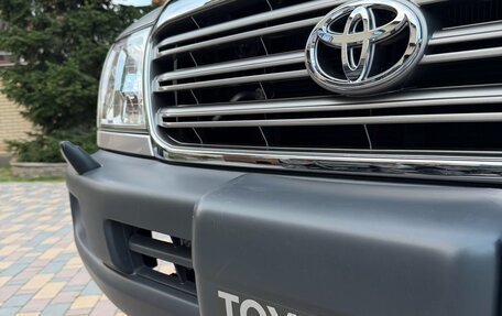 Toyota Land Cruiser 100 рестайлинг 2, 2004 год, 21 000 000 рублей, 35 фотография
