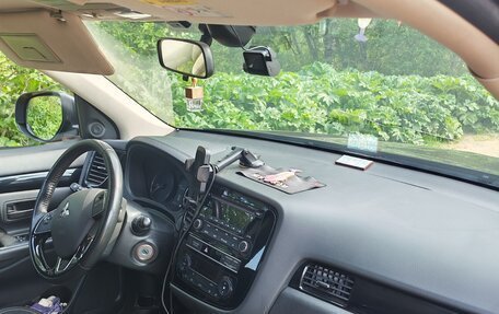 Mitsubishi Outlander III рестайлинг 3, 2019 год, 2 000 000 рублей, 5 фотография