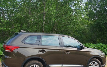 Mitsubishi Outlander III рестайлинг 3, 2019 год, 2 000 000 рублей, 2 фотография