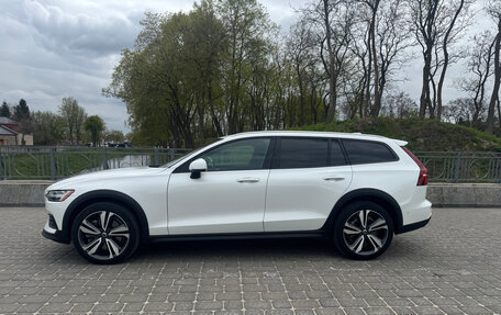 Volvo V60 Cross Country II, 2023 год, 4 100 000 рублей, 4 фотография