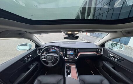 Volvo V60 Cross Country II, 2023 год, 4 100 000 рублей, 18 фотография