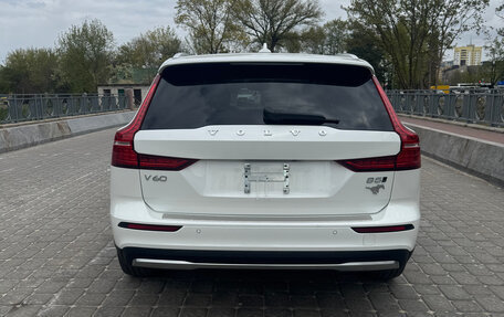 Volvo V60 Cross Country II, 2023 год, 4 100 000 рублей, 8 фотография