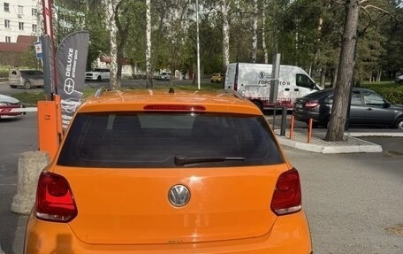 Volkswagen Polo VI (EU Market), 2011 год, 900 000 рублей, 2 фотография