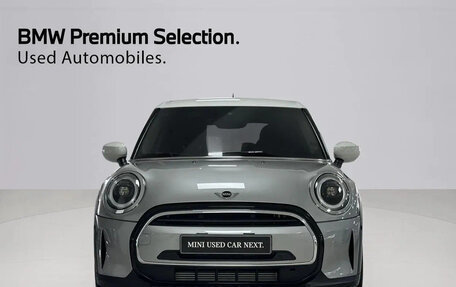 MINI Hatch, 2023 год, 1 860 000 рублей, 3 фотография