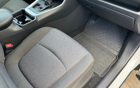 Toyota RAV4, 2020 год, 3 200 000 рублей, 7 фотография