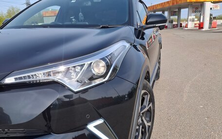 Toyota C-HR I рестайлинг, 2017 год, 1 805 000 рублей, 2 фотография