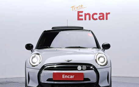 MINI Hatch, 2023 год, 1 860 000 рублей, 3 фотография