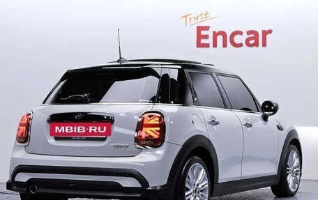 MINI Hatch, 2023 год, 1 860 000 рублей, 2 фотография