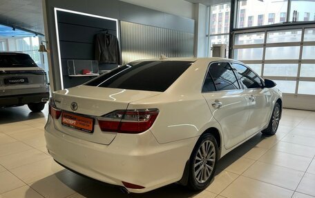 Toyota Camry, 2017 год, 2 099 000 рублей, 6 фотография