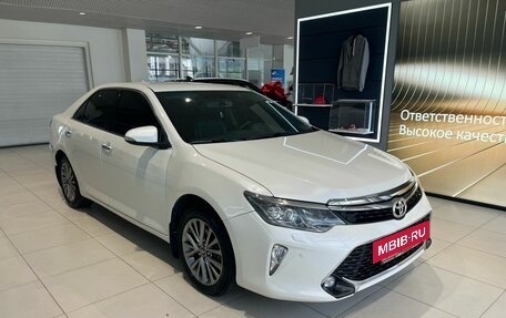 Toyota Camry, 2017 год, 2 099 000 рублей, 3 фотография