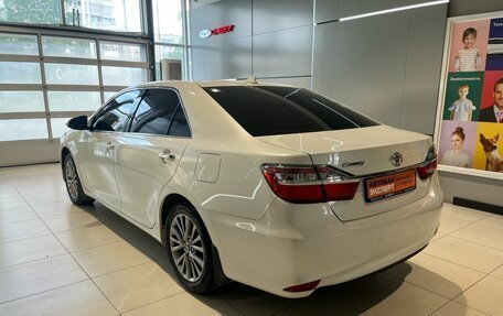 Toyota Camry, 2017 год, 2 099 000 рублей, 8 фотография