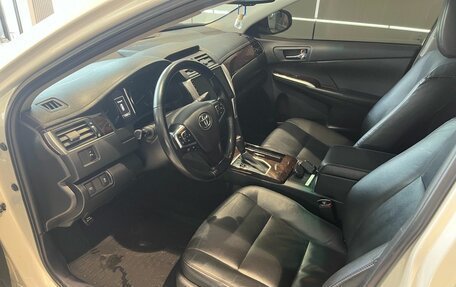 Toyota Camry, 2017 год, 2 099 000 рублей, 15 фотография