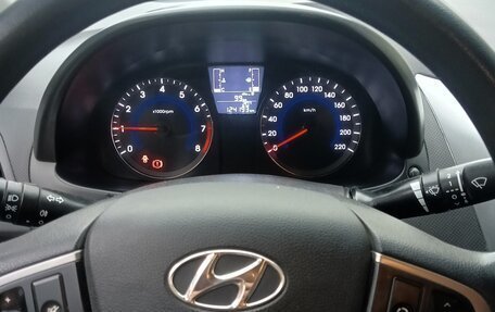 Hyundai Solaris II рестайлинг, 2016 год, 1 150 000 рублей, 8 фотография