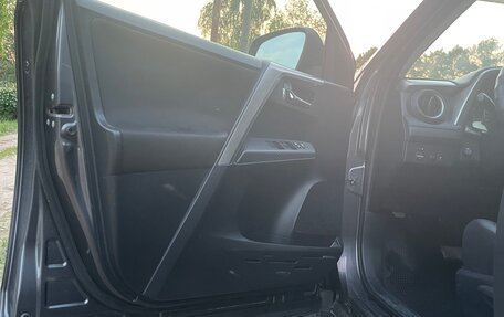 Toyota RAV4, 2012 год, 1 700 000 рублей, 14 фотография
