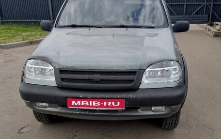 Chevrolet Niva I рестайлинг, 2004 год, 252 000 рублей, 1 фотография