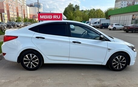 Hyundai Solaris II рестайлинг, 2015 год, 970 000 рублей, 3 фотография