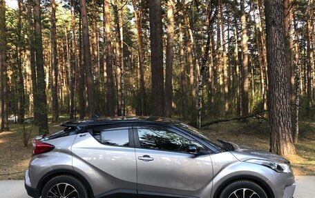 Toyota C-HR I рестайлинг, 2017 год, 1 880 000 рублей, 3 фотография