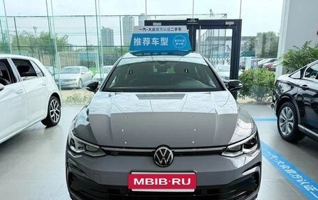 Volkswagen Golf VIII, 2022 год, 1 700 000 рублей, 2 фотография