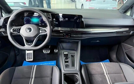 Volkswagen Golf VIII, 2022 год, 1 700 000 рублей, 7 фотография