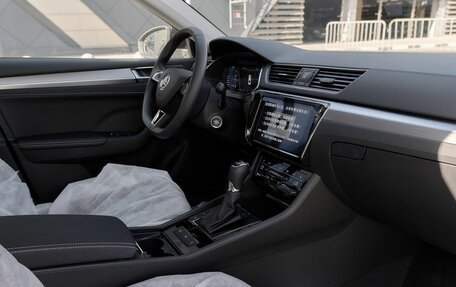 Skoda Superb III рестайлинг, 2025 год, 4 400 000 рублей, 6 фотография