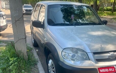 Chevrolet Niva I рестайлинг, 2011 год, 300 000 рублей, 2 фотография