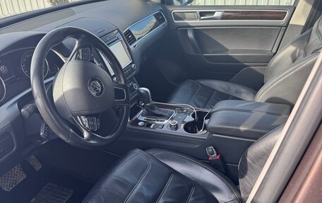 Volkswagen Touareg III, 2014 год, 2 280 000 рублей, 2 фотография