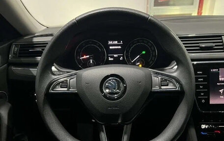 Skoda Superb III рестайлинг, 2022 год, 1 640 000 рублей, 9 фотография
