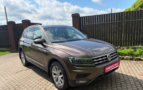 Volkswagen Tiguan II, 2018 год, 2 470 000 рублей, 1 фотография