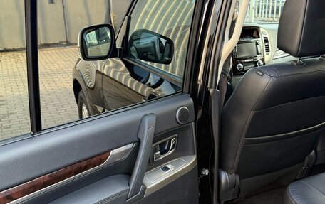 Mitsubishi Pajero IV, 2018 год, 4 800 000 рублей, 10 фотография