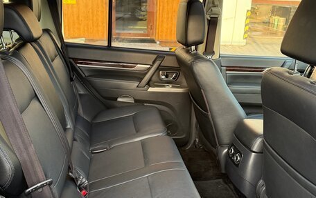 Mitsubishi Pajero IV, 2018 год, 4 800 000 рублей, 11 фотография