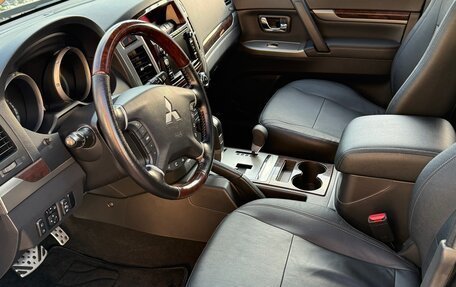 Mitsubishi Pajero IV, 2018 год, 4 800 000 рублей, 15 фотография