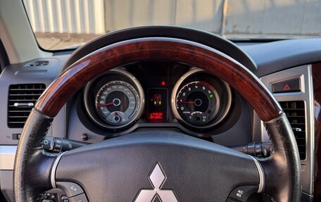 Mitsubishi Pajero IV, 2018 год, 4 800 000 рублей, 17 фотография